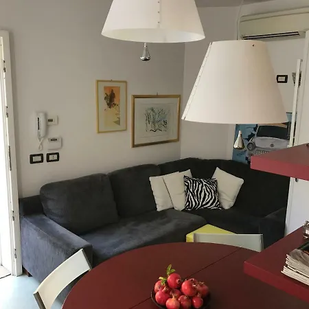 Porta Saragozza Apartment *